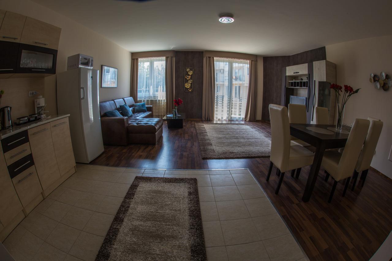 Aqua Line Apartmanhaz Hajduszoboszlo Exterior photo