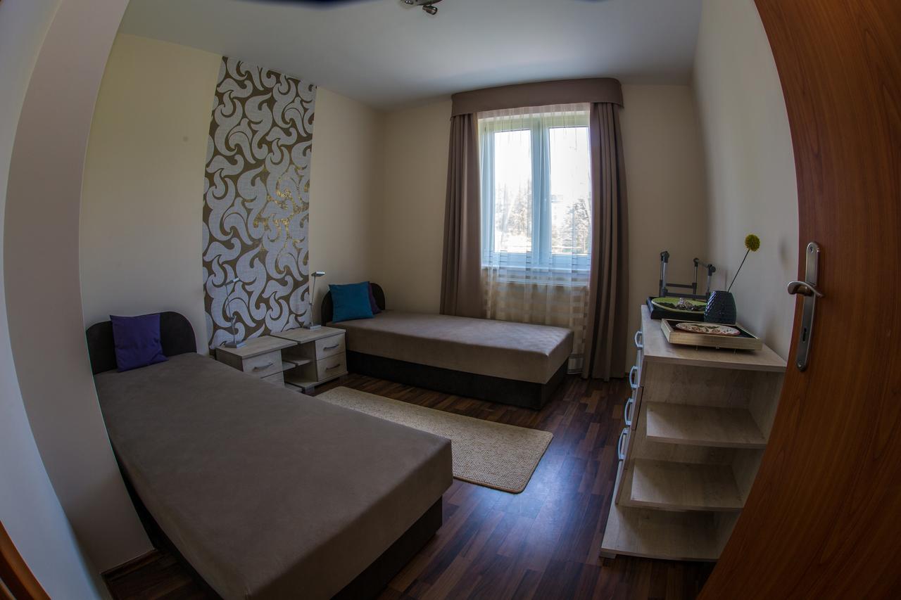 Aqua Line Apartmanhaz Hajduszoboszlo Exterior photo