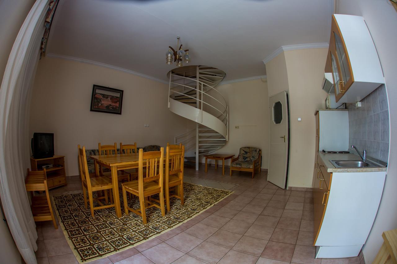 Aqua Line Apartmanhaz Hajduszoboszlo Exterior photo
