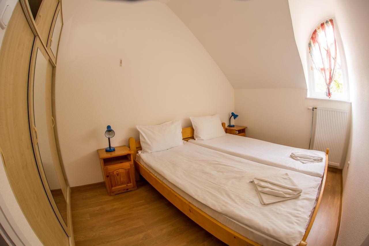 Aqua Line Apartmanhaz Hajduszoboszlo Exterior photo