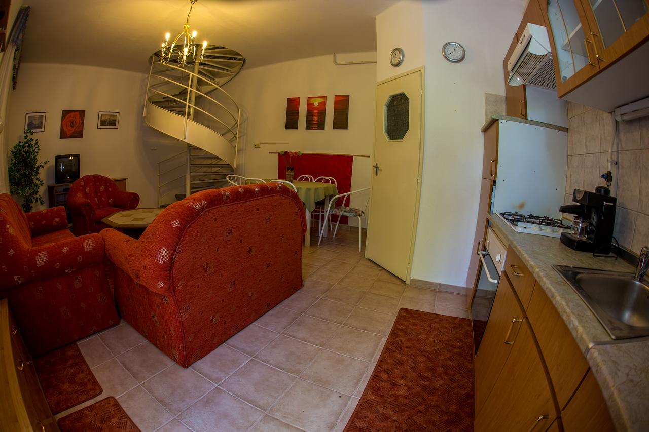 Aqua Line Apartmanhaz Hajduszoboszlo Exterior photo