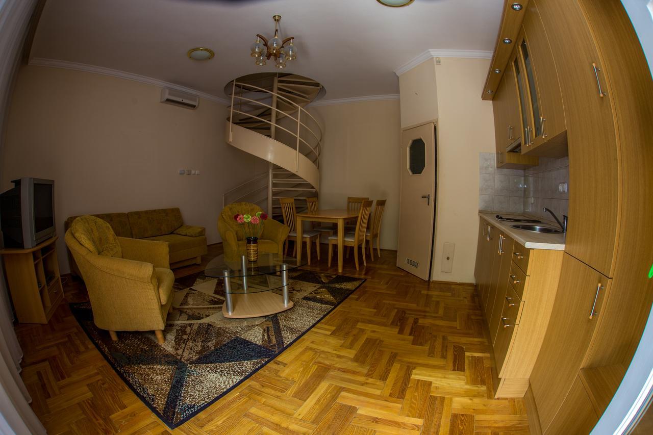 Aqua Line Apartmanhaz Hajduszoboszlo Exterior photo